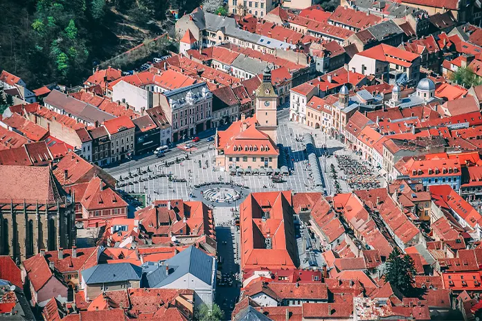 Miros greu de suportat în Brașov. Primarul PNL o atacă pe ministra Mediului