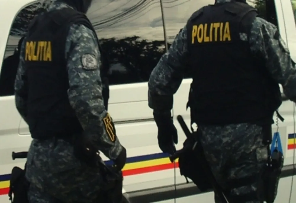 Percheziții în Capitală, la un bărbat suspectat că vindea pe internet teste PCR cu rezultate negative