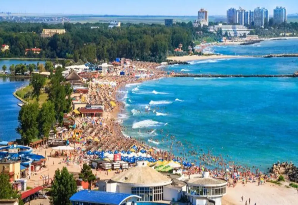Distracția la malul mării, reglementată printr-un ordin NOU al miniștrilor Sănătății, Economiei și Mediului