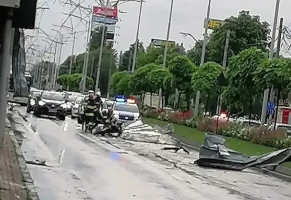 Intervenții majore ale ISU București-Ilfov după furtuna de marți după-amiază