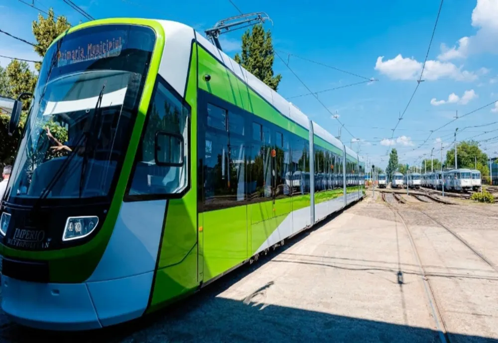 Accident în CapitalăȘ Două tramvaie s-au tamponat pe linia 25