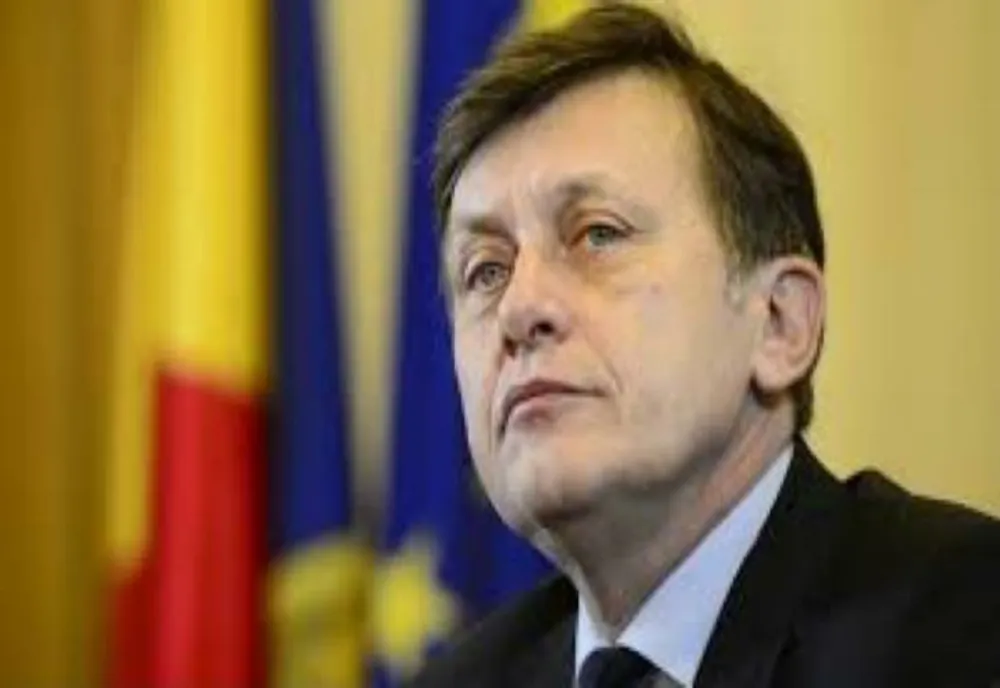 CRIN ANTONESCU, SUSŢINUT DE PSD, PNL, UDMR ŞI GRUPUL MINORITĂŢILOR PENTRU A INTRA ÎN CURSA PREZIDENŢIALĂ