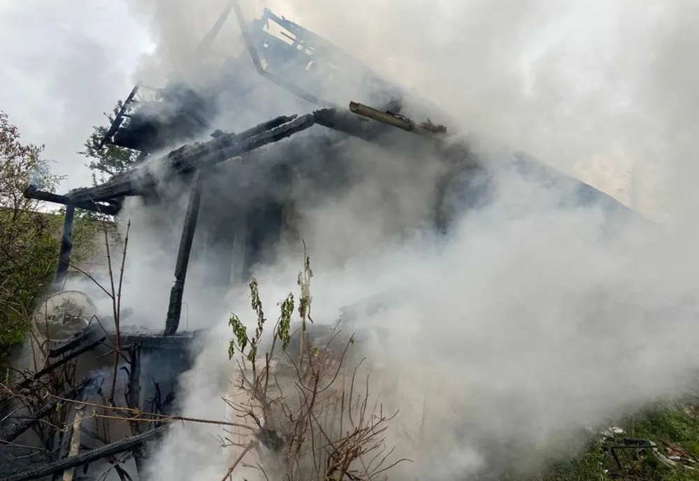 TRAGEDIE ÎN CLUJ! UN BĂRBAT A FOST GĂSIT CARBONIZAT ÎN CASA CUPRINSĂ DE FLĂCĂRI