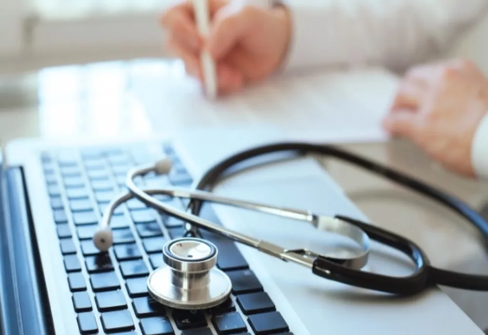 Medicii decid astăzi dacă intră în grevă generală. Spitalele ar putea trata doar urgențele de marți