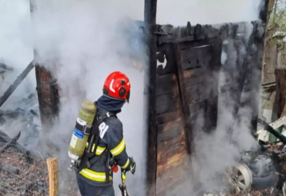 Incendiu puternic la o locuință din județul Vrancea
