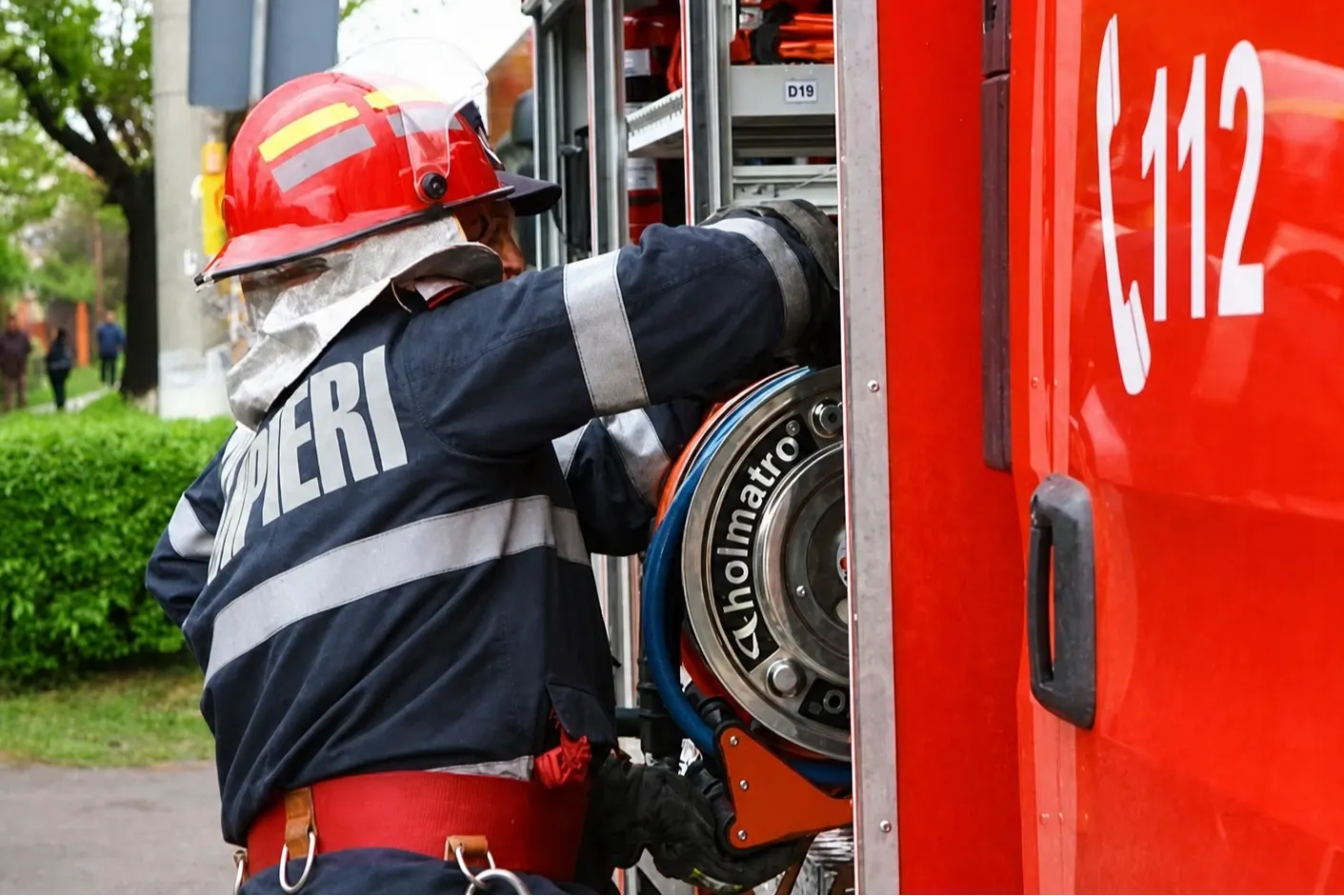 Două case au fost distruse de incendiu în județul Argeș