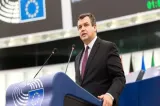 Tomac: Un Guvern care urmează să dispară peste câteva zile nu are credibilitate să rezolve criza din Educaţie. Amânarea rotativei guvernamentale nu va face decât să prelungească chinul