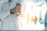 Biolog de la MIT pune sub semnul întrebării explicațiile Rusiei pentru moartea unei tehnician în Irkuțsk