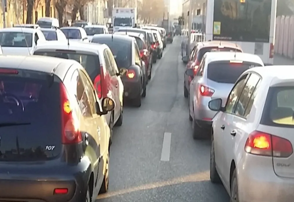 Proiect de lege. Înmatricularea şi înregistrarea vehiculelor ar putea avea loc într-o singură zi