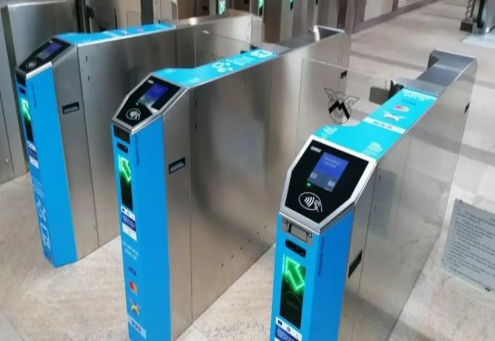 Metrorex şi STB introduc biletele şi abonamentele comune, de la 1 august. Cât va costa o călătorie cu metroul și cu autobuzul