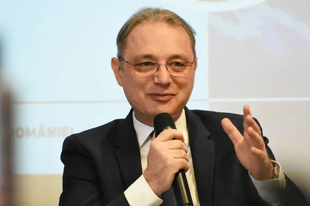 Luca Niculescu, declarații după întâlnirea cu liderii PSD: "Misiunea mea este să construiesc punți. Am văzut deschidere în a găsi soluții"