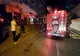 Zeci de locatari ai unui bloc din Craiova, evacuaţi după ce agenţia de pariuri de la parter a luat foc